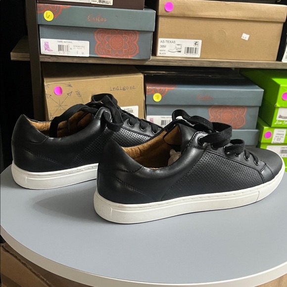 Bar III Black and White Men's Sneakers - Picture 4 of 11